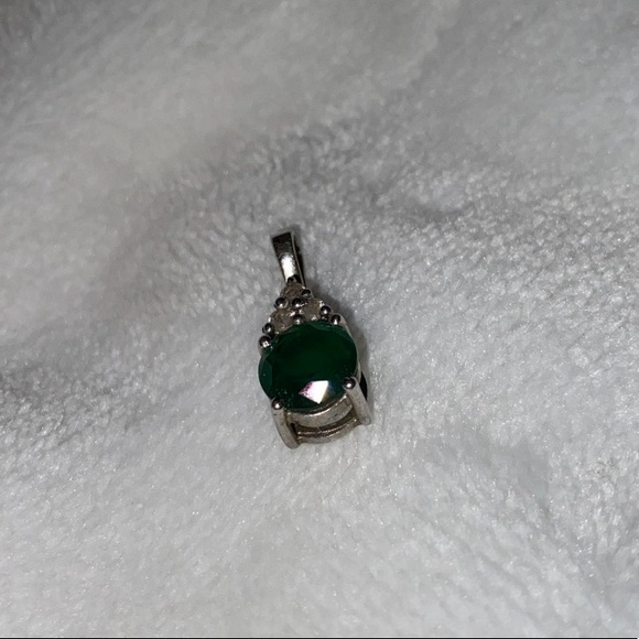 Pendent - Picture 1 of 1